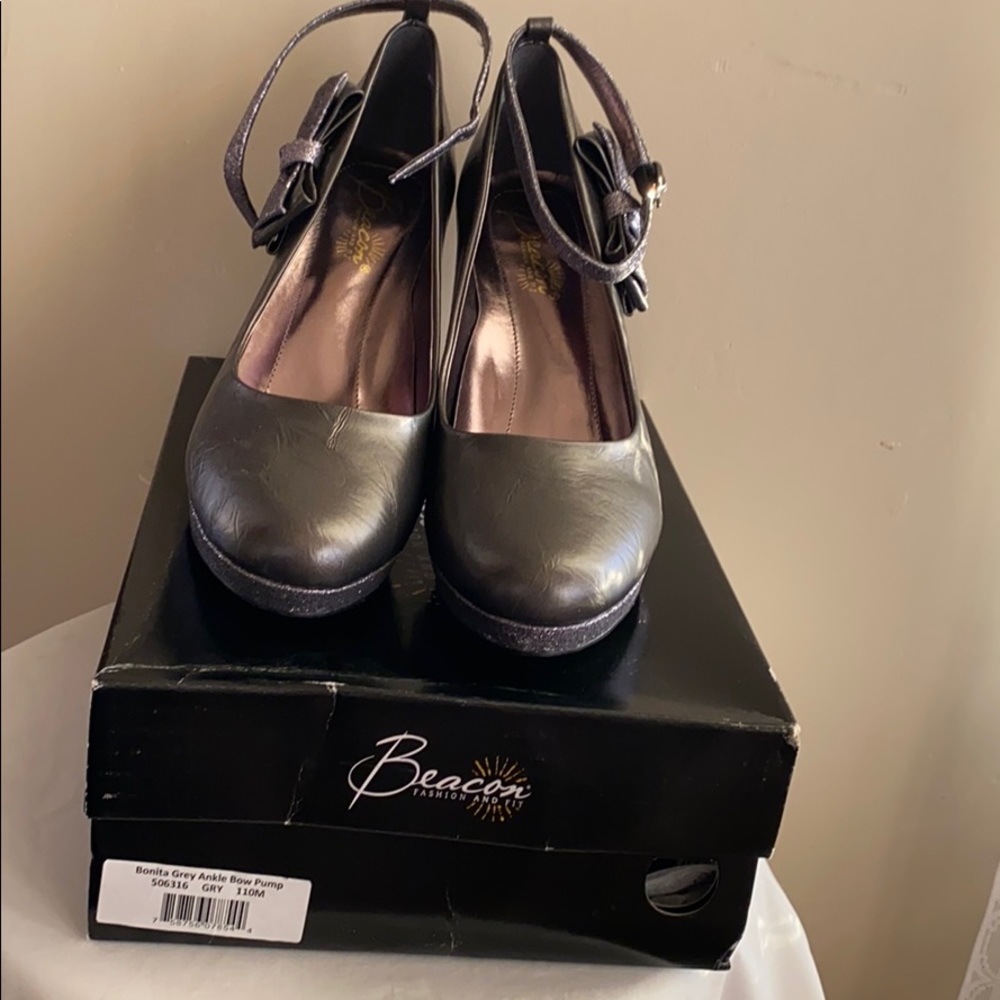 Beacon Bonita Grey Ankle Bow Pump